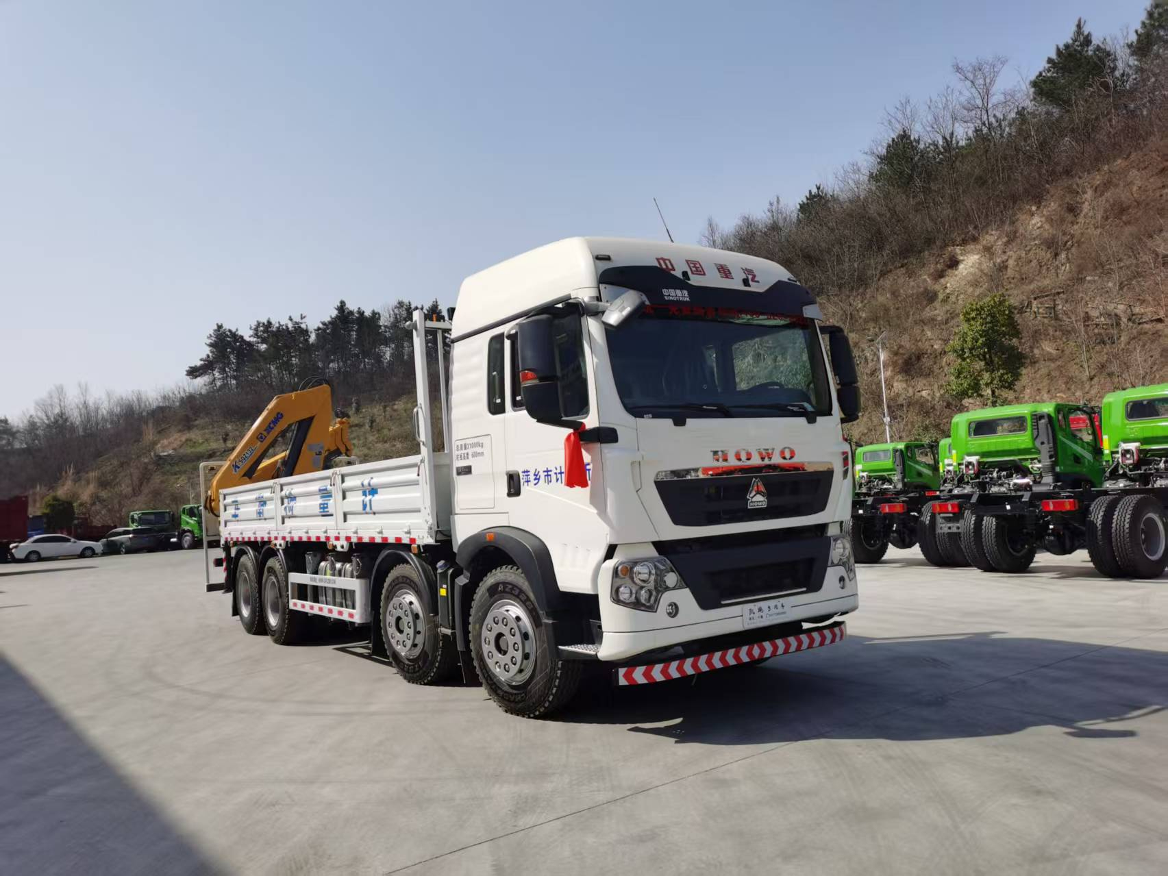 直臂隨車直重機(jī)與折臂隨車起重機(jī)的優(yōu)缺點(diǎn)